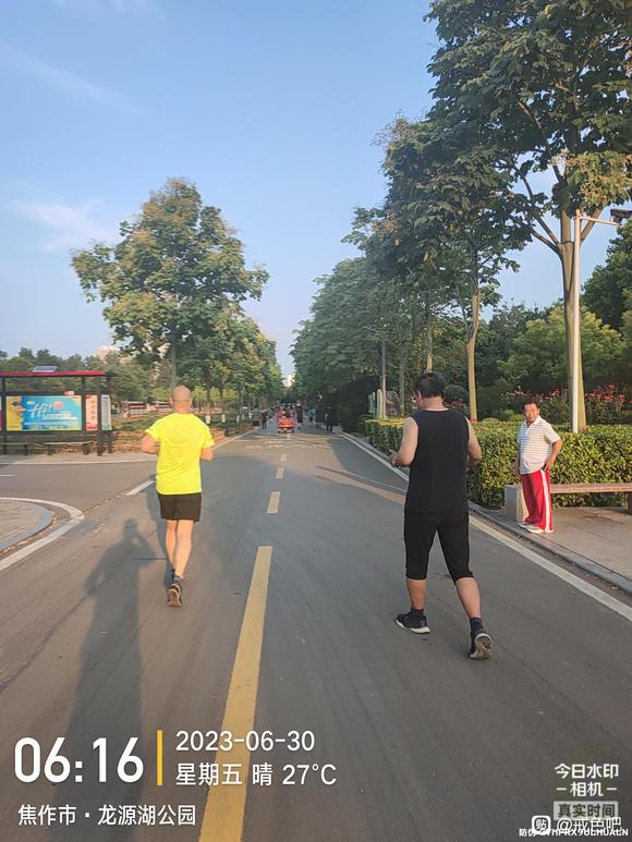”坚持戒色,坚持跑步,晨跑打卡10公里