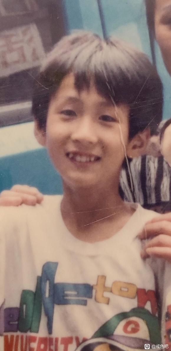 ”小时候的我怎么也没有想到会被淫秽色情害成这个样子!