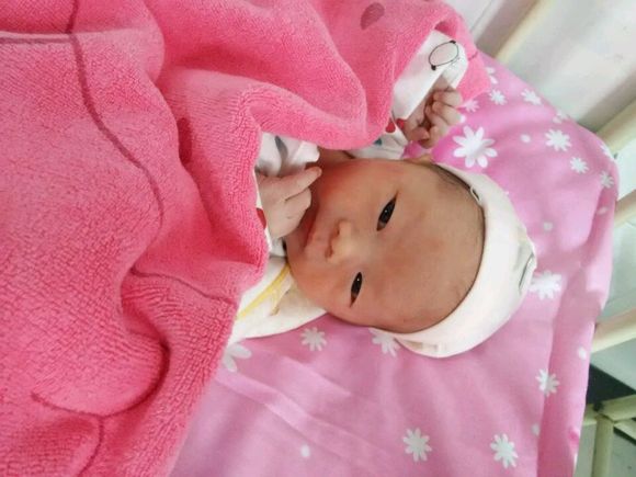 ”【成长记录】生了个男宝宝，吧友们帮忙想个好听的名字啊