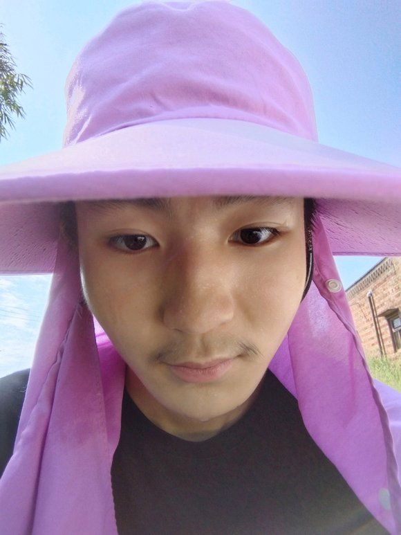 ”兄弟们，出大汗了咋办，今天帮家里人干农活，然后就出了很多汗水