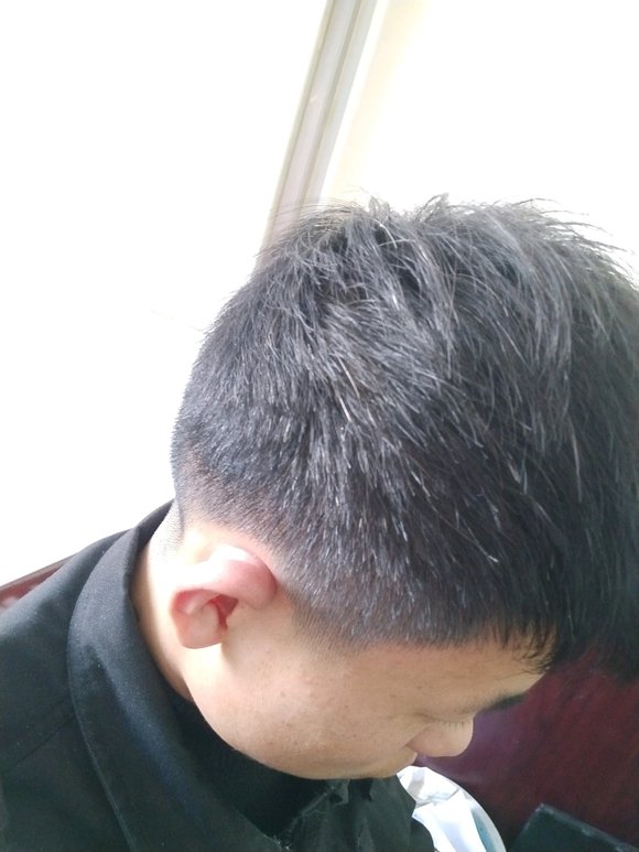 ”我戒了很长时间了。还吃七宝美髯丹治白发的。为什么还不好。一点