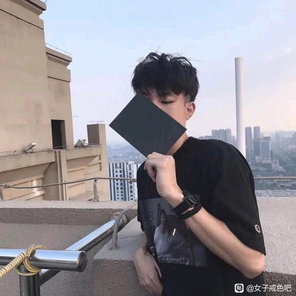 ”聊天的小姐姐有嘛，