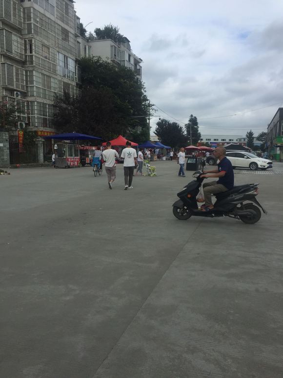 ”今天下午一个人去街上发戒邪淫宣传单，刚开始发一两张的时候很紧
