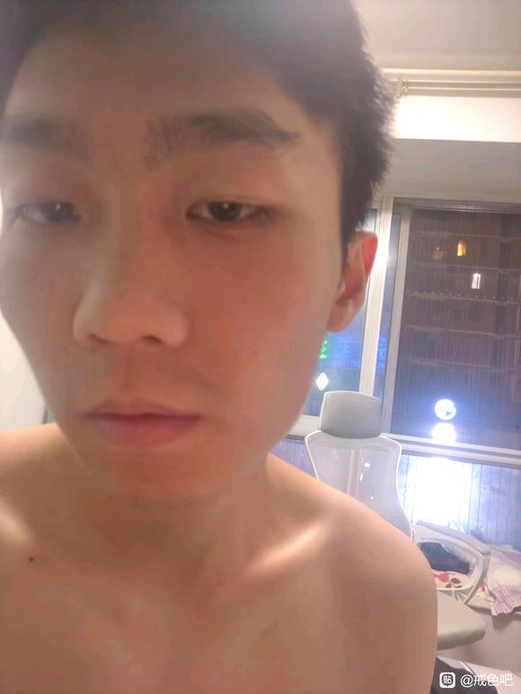 ”大家快来看这丑家伙