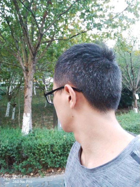 ”白发！白发！唉