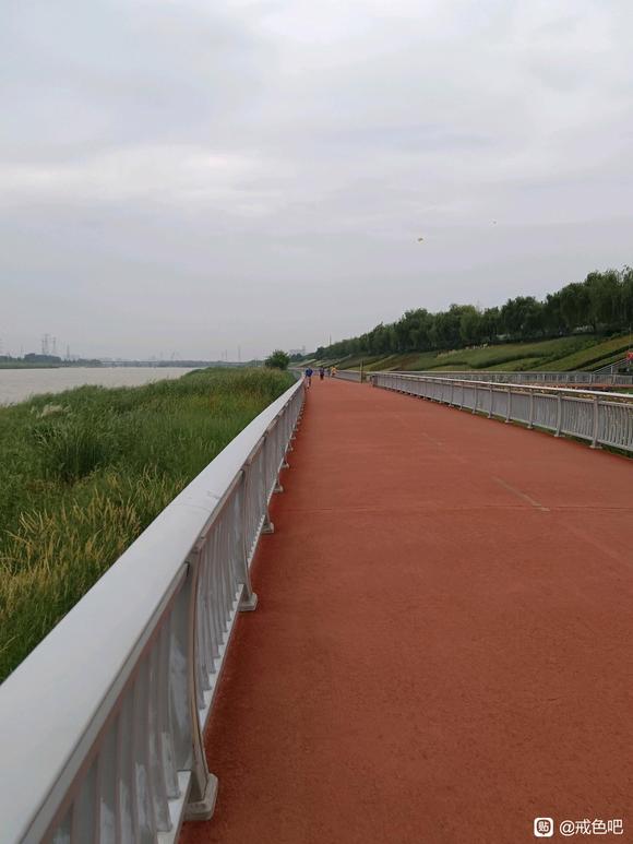 ”男人，不是在戒色，就是在戒色的路上，永不言弃