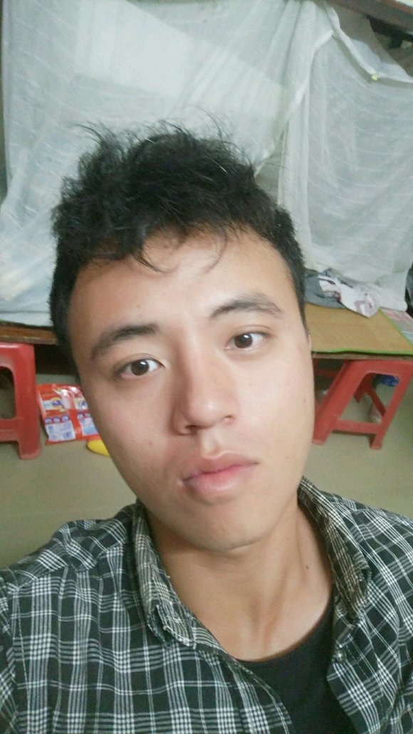 ”戒了一年，对比照。戒了之后真的会变帅的。