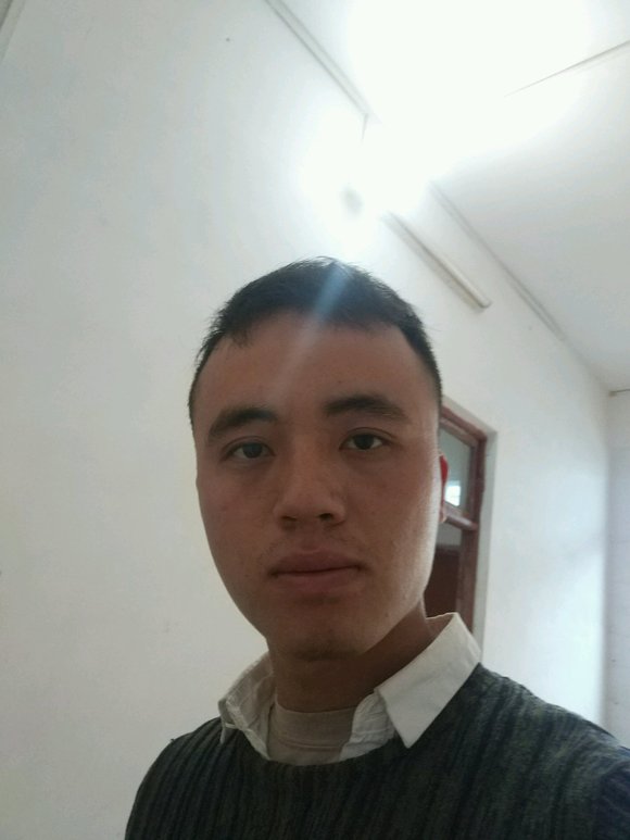 ”戒了一年，对比照。戒了之后真的会变帅的。