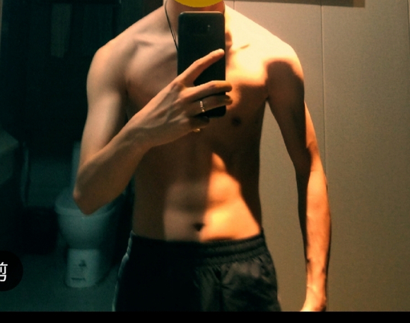 ”11天，每天晨勃很厉害，差点控制不住，健身了两个月，现在禁色