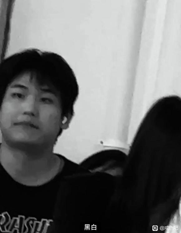 ”戒色14天了，今天破戒了，我要每天打卡戒色：）