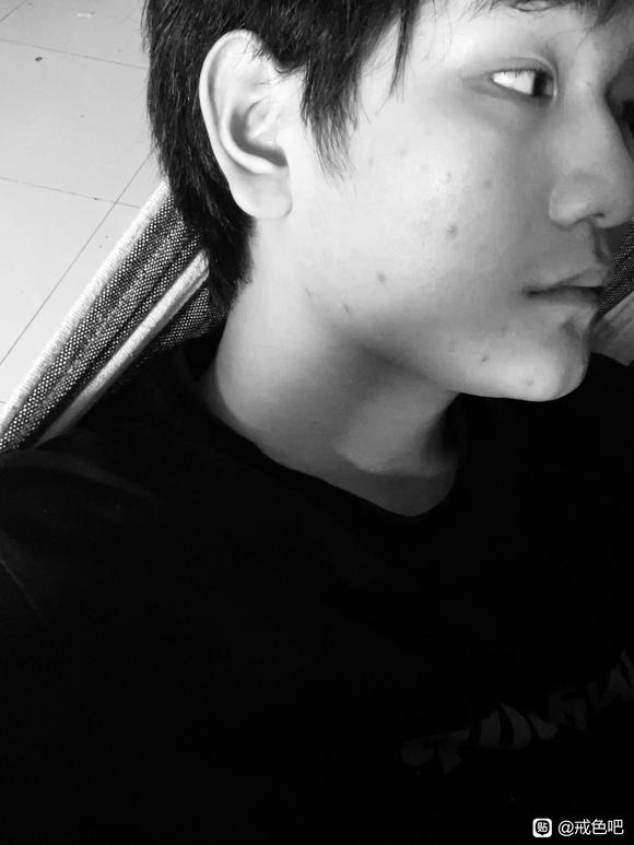 ”戒色14天了，今天破戒了，我要每天打卡戒色：）