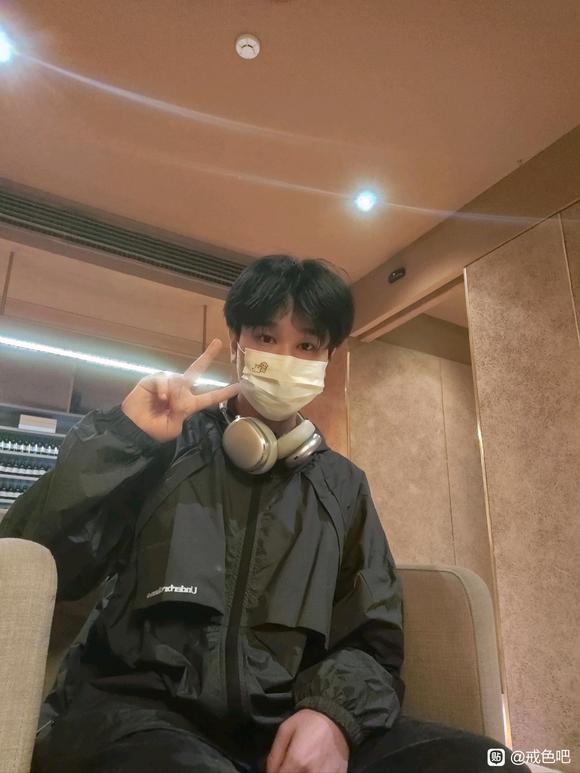 ”戒色一周了打卡之前一直没发