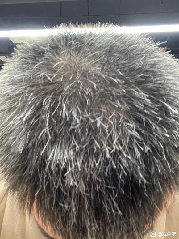 ”经常手艺导致的白头发