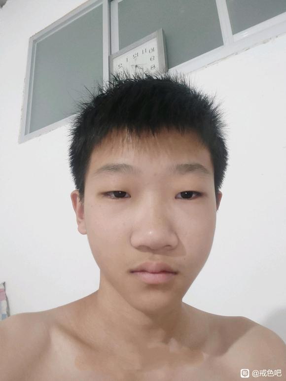 ”2年让我变成了废物，师兄可以帮帮我吗？