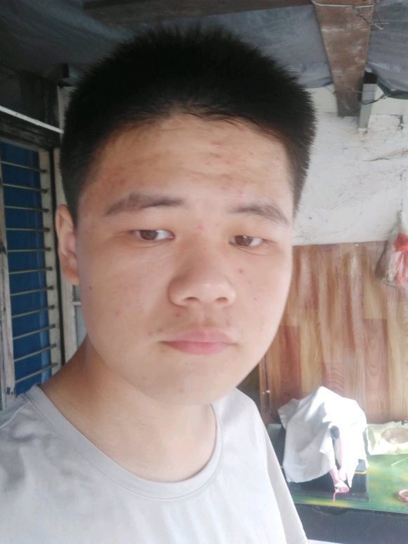 ”我从三年前开始看黄，经常忍不住去在手机去搜寻这些黄片，每次边