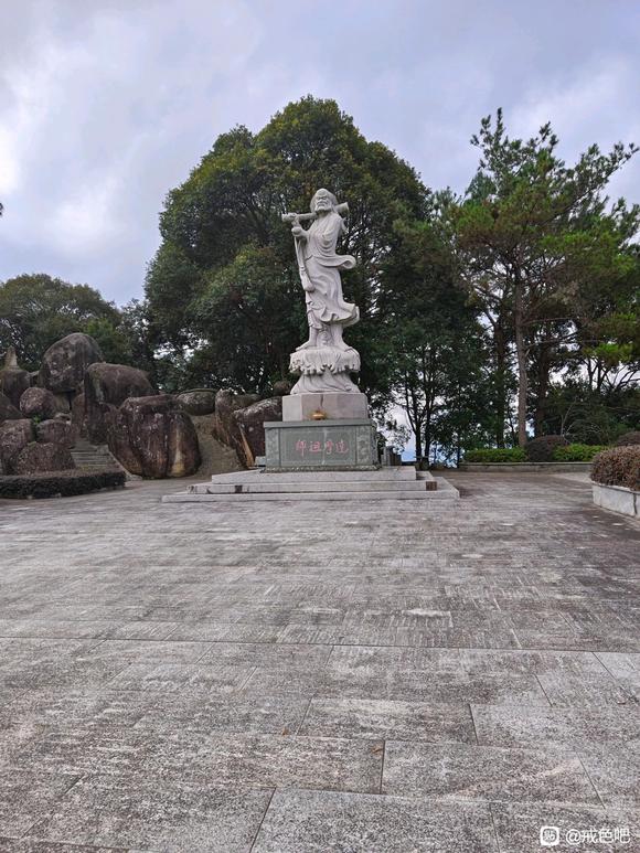 ”中秋国庆回老家过节，早上去爬山欣赏风景，顺便宣传！！