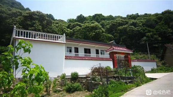 ”大山里的青旅,戒色挺好的