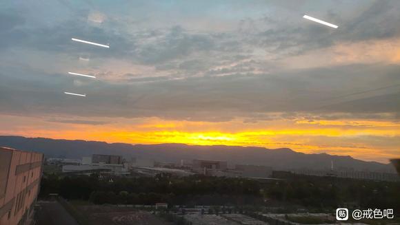 ”有没有重庆的一个人太难戒了吧，控制不住啊