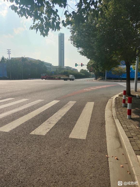 ”兄弟们就算没有去的地方，欲望来的时候不要待在家里