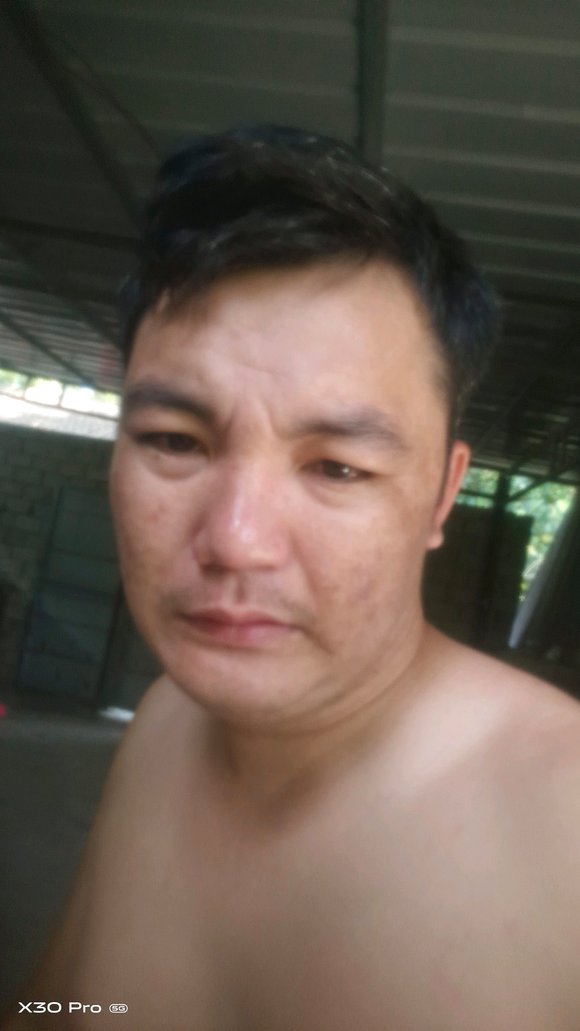 ”这几个月，我几乎每天都看黄手淫，有时候一天撸几次，我自己都感