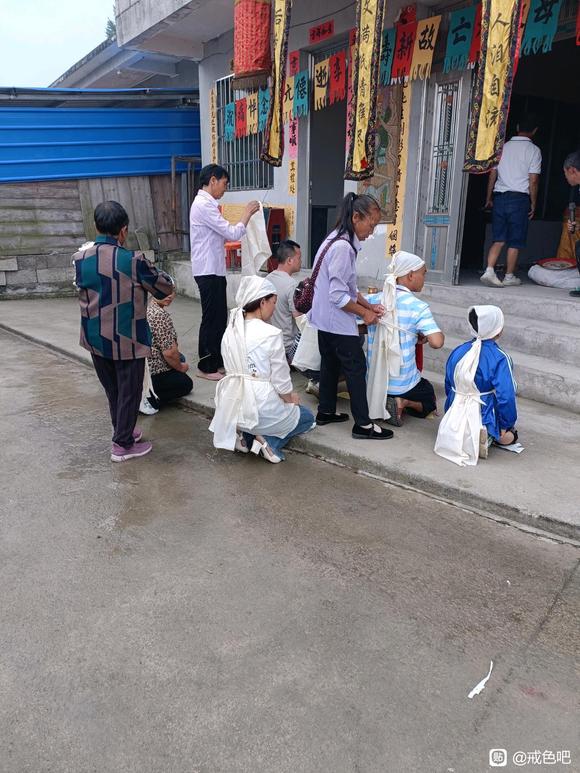 ”幸福家庭变单亲爸爸