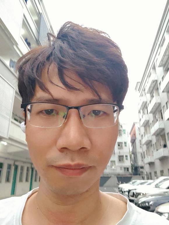 ”有没有变精神我不知道，但是我清楚我越来越自信了，