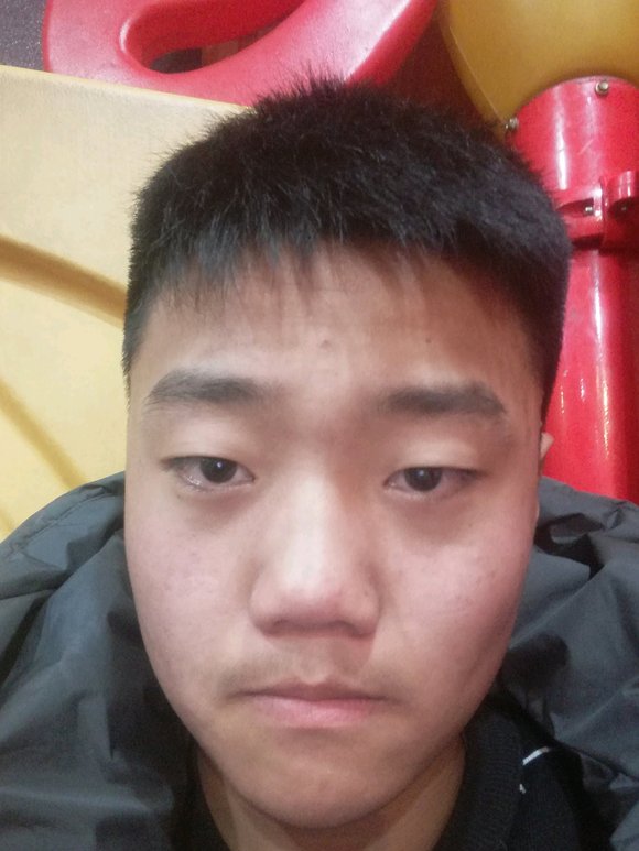 ”我要努力戒色！今年十四，我爸爸今天说我变丑了我感觉我自己是真