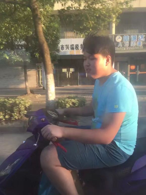 ”每天撸两次。三年了。老哥们我还有救吗