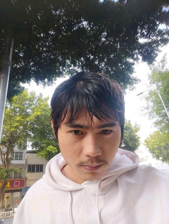 ”明明是一个人，却变化这么大，这就是戒色的魅力