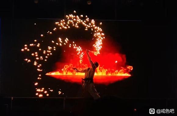 ”倒塌的城墙我将重新筑起