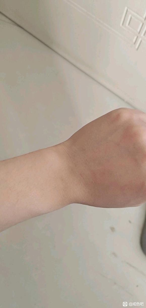 ”打灰机的人胳膊都很细