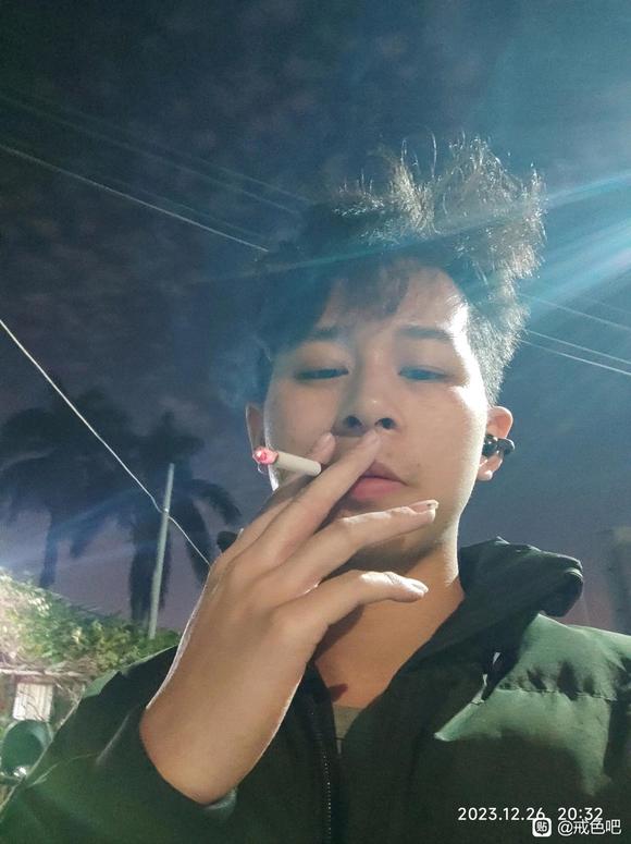 ”不能再让欲望击穿我的意志了。